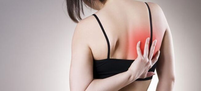 Increased back pain when moving is a sign of thoracic osteochondrosis